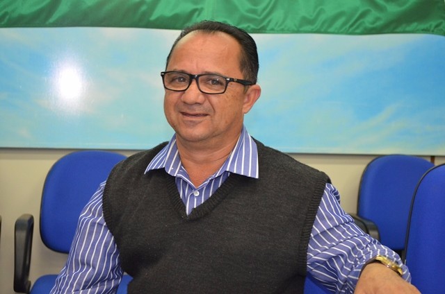 2016524_FOTO - Braile Tiãozinho solicita que o Executivo elabore o projeto